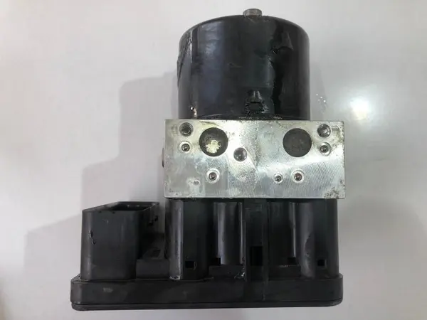 Unitate abs 6777159 BMW Seria 1 (2004-2011) [E81, E87] 2.0 tdi n47