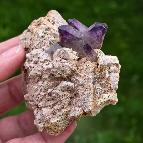 Vârf de cuarț Brandberg în matrice – cristal natural din Namibia | Model 5