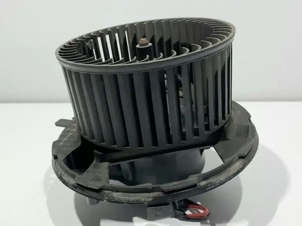 Ventilator habitaclu 1K1820015J Volkswagen Golf 5 (2004-2009)