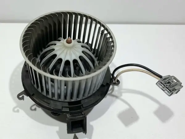 Ventilator habitaclu 25020140 Opel Astra J (2009-2012)