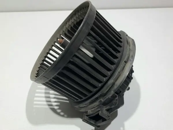 Ventilator habitaclu VP8E2H-18456-AB Ford Fiesta 7 facelift (2013-2017) [MK7]
