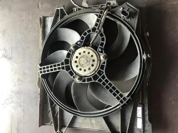 Ventilator radiator 51787113 Fiat 500 (2007->) 1.3 jtd