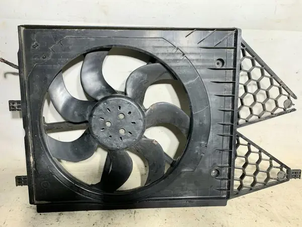 Ventilator radiator 6R0121207Q Seat Ibiza 4 facelift (2012-2017) [6J] 1.2 tsi CBZA