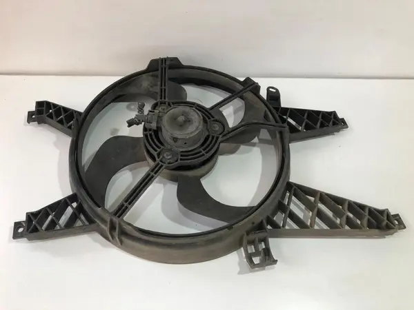 Ventilator radiator 8200688372 Renault Clio 3 (2005-2009) 1.2 benzina