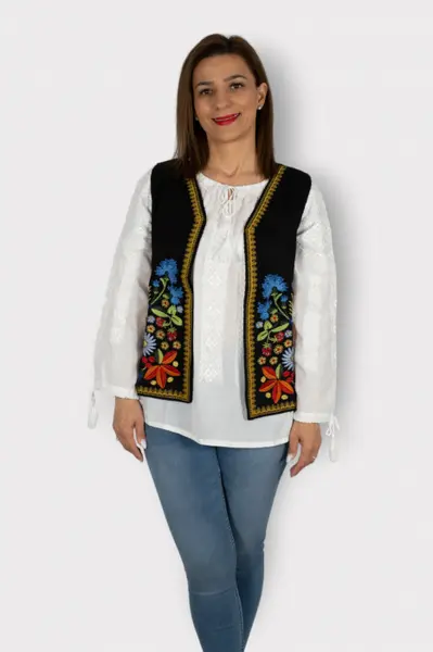Vesta brodata cu model traditional Angi 15