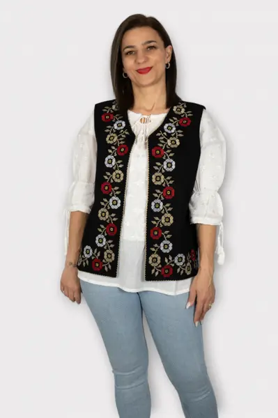 Vesta brodata cu model traditional Damiana 3