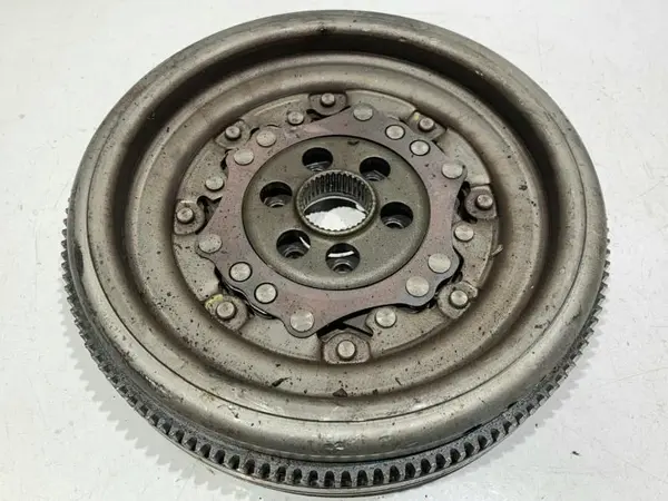 Volanta masa dubla 06F105266L Volkswagen Passat B6 3C (2005-2010) 2.0 tfsi BWA