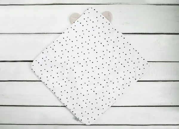 Wrap cu urechi Babyhorn pentru nou nascut Royal Baby Sand Sleepee