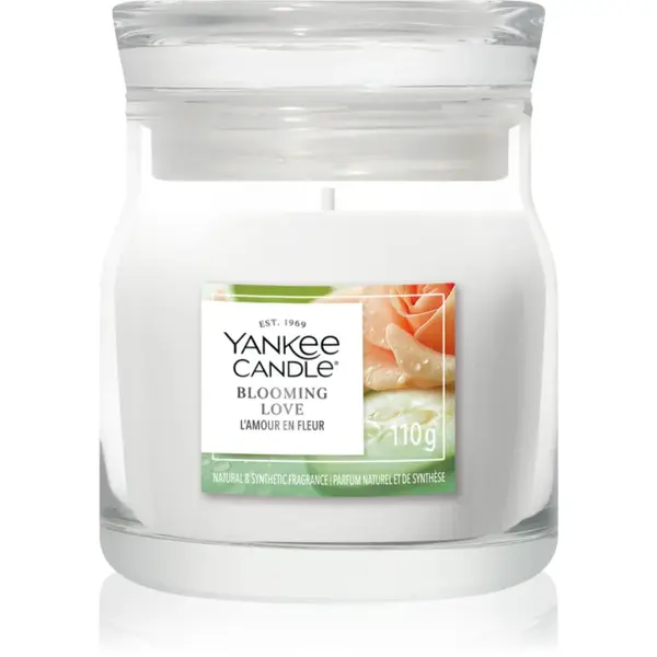 Yankee Candle Blooming Love lumânare parfumată Signature 110 g